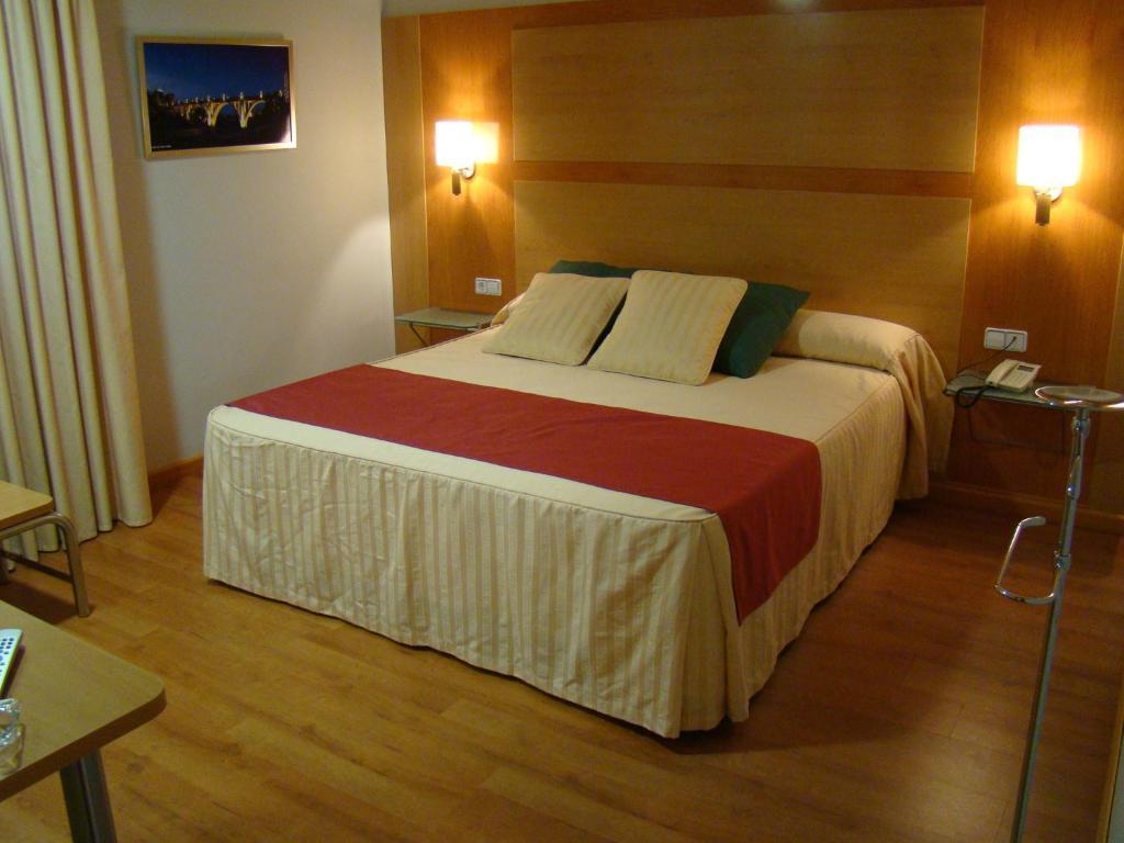Hotel Reconquista Alcoi Quarto foto